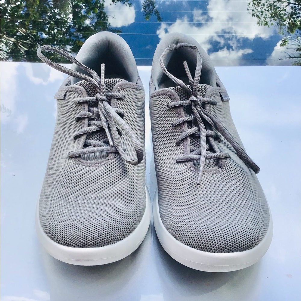 KIZIK (Unisex) Slip on Sneakers NWOT